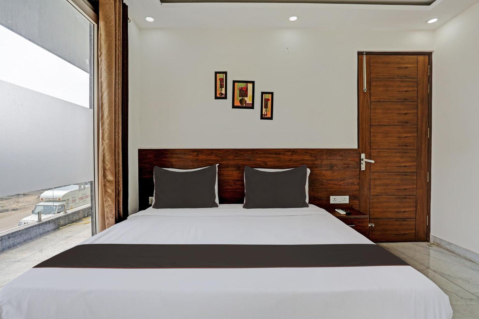 Hotel O Vikrant Residency Gurgaon Buitenkant foto