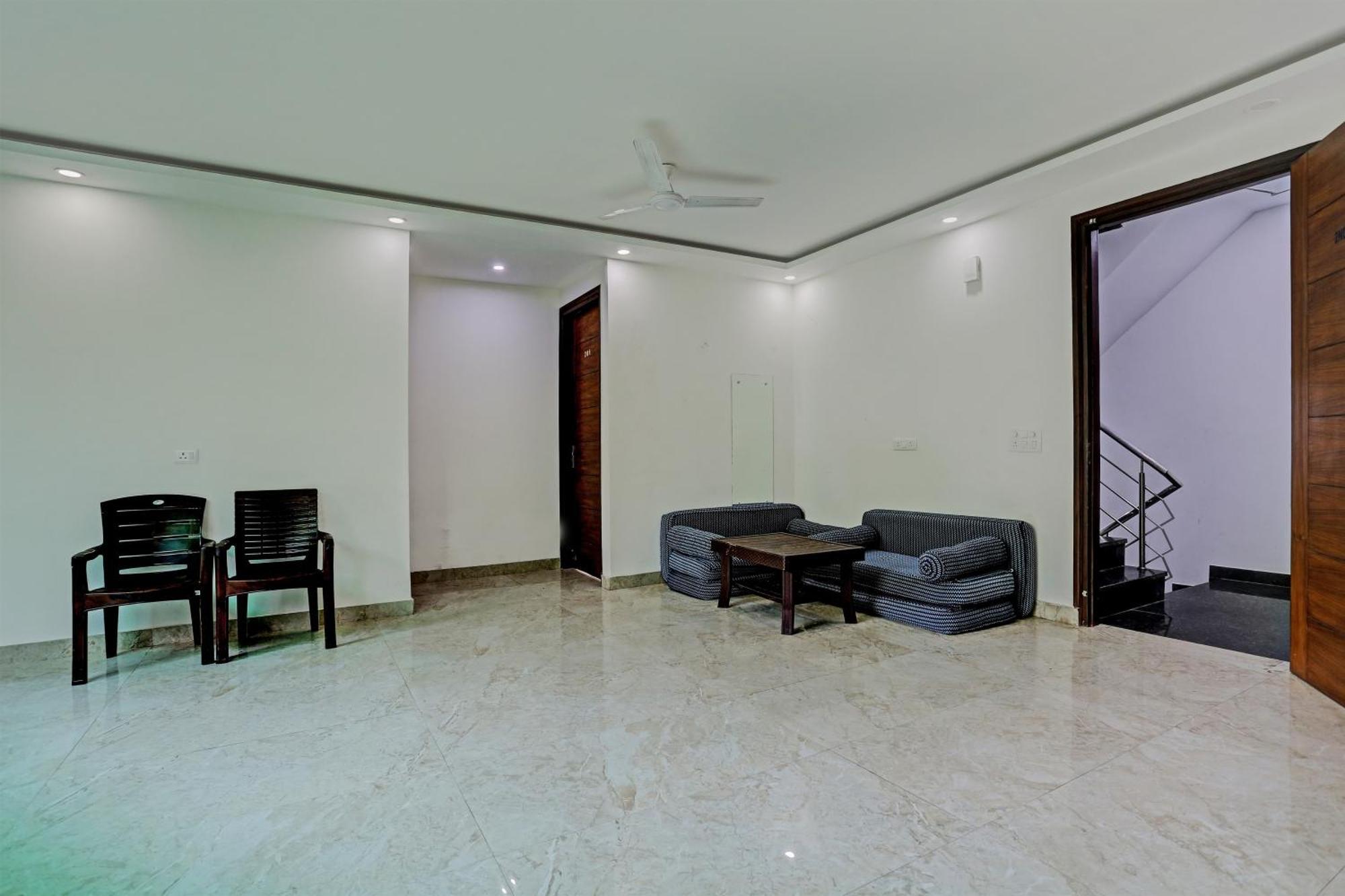 Hotel O Vikrant Residency Gurgaon Buitenkant foto